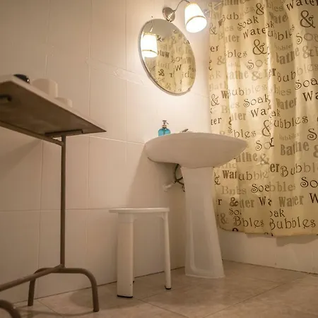 The Blue House - Bica Yellow Tram Lizbona