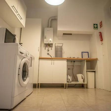 The Blue House - Bica Yellow Tram Apartment