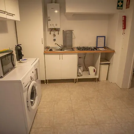 The Blue House - Bica Yellow Tram Apartment *