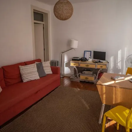The Blue House - Bica Yellow Tram Apartment