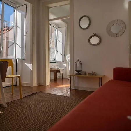 The Blue House - Bica Yellow Tram Apartment