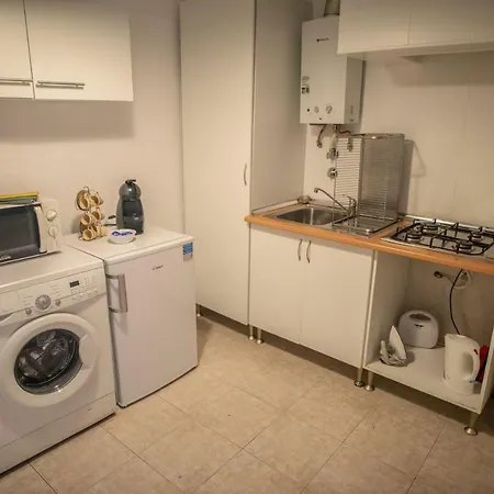 The Blue House - Bica Yellow Tram Лісабон